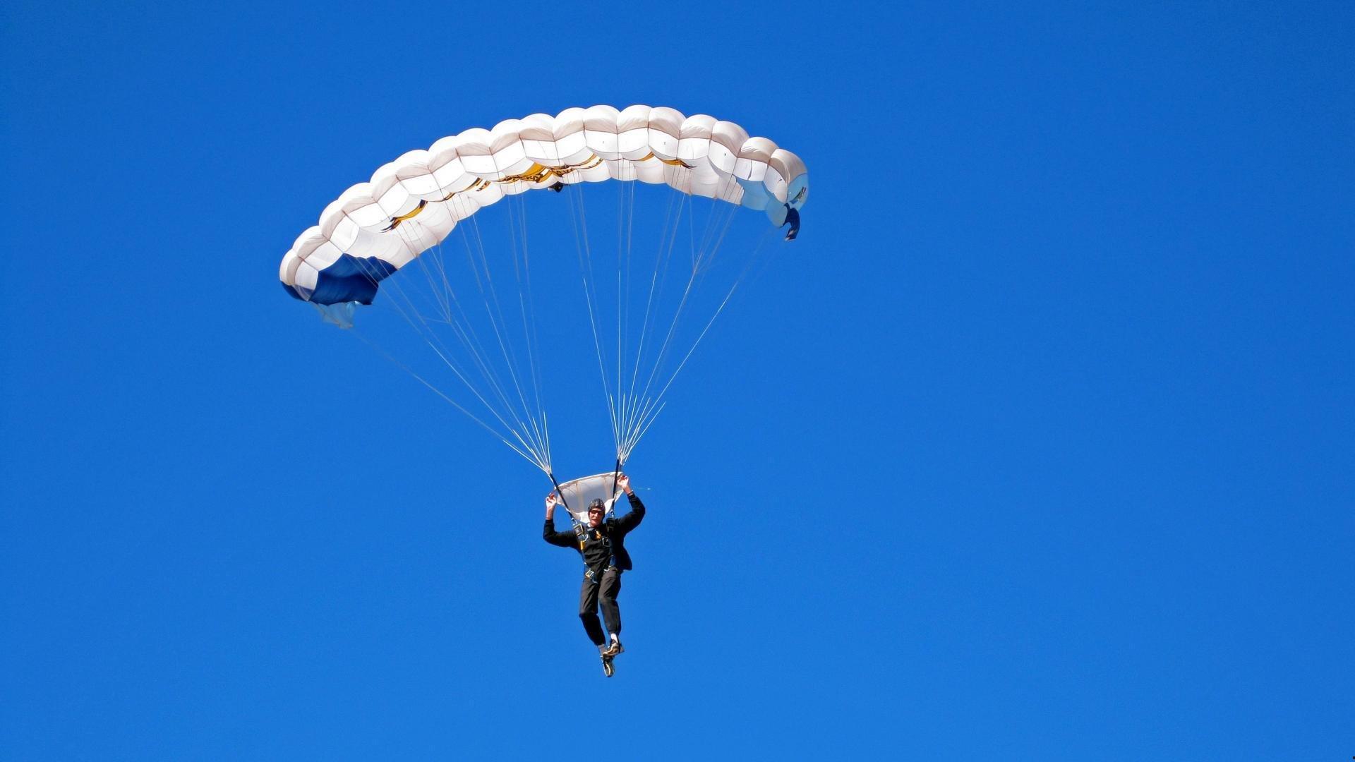 父亲谈哈兰德，他肯定渴望参加英超收官战，但面对伤情要学会接受